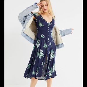 Urban outfitters midi short sleeve dress LARGE.